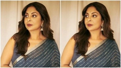 Assisted by makeup artist Pallavi Symons, Shefali decked up in nude eyeshadow, black eyeliner, mascara-laden eyelashes, drawn eyebrows, contoured cheeks and a shade of soft maroon lipstick. (Instagram/@shefalishahofficial)