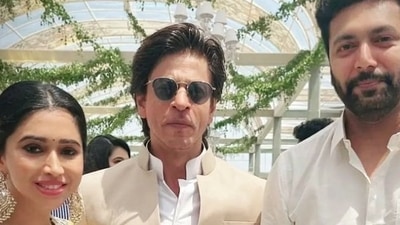 Shah Rukh Khan with Jayam Ravi and Aarthi Ravi at Nayanthara and Vignesh Shivan's wedding. Shah Rukh Khan with Jayam Ravi and Aarthi Ravi at Nayanthara and Vignesh Shivan's wedding.