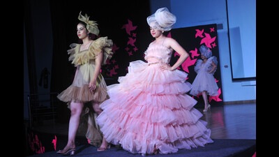 The show, ‘Shears and Ruban’ is the culmination of six semesters worth of hard work by BSc students at the University Institute of Fashion. (Ravi Kumar/HT) The show, ‘Shears and Ruban’ is the culmination of six semesters worth of hard work by BSc students at the University Institute of Fashion. (Ravi Kumar/HT)