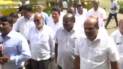 Janata Dal (Secular) MLAs including HD Kumaraswamy arrive at Vidhana Soudha for Rajya Sabha polls. (ANI) Janata Dal (Secular) MLAs including HD Kumaraswamy arrive at Vidhana Soudha for Rajya Sabha polls. (ANI)