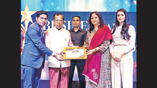 Gillco International School: PIONEER OF PROGRESSIVE EDUCATION IN TRICITY: Union minister of state for commerce and industry Som Parkash felicitating Ruchi Sharma and Jai Gill. Gillco International School: PIONEER OF PROGRESSIVE EDUCATION IN TRICITY: Union minister of state for commerce and industry Som Parkash felicitating Ruchi Sharma and Jai Gill.