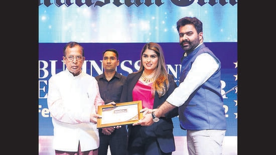 Joban Sandhu and Gunkaran Singh: POWER COUPLE OF THE YEAR: Union minister of state for commerce and industry Som Parkash presenting the certificate to Joban Sandhu and Gunkaran Singh. Joban Sandhu and Gunkaran Singh: POWER COUPLE OF THE YEAR: Union minister of state for commerce and industry Som Parkash presenting the certificate to Joban Sandhu and Gunkaran Singh.