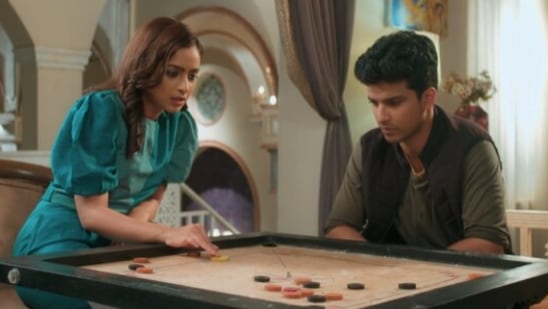 Yeh Rishta Kya Kehlata Hai's latest episide sees Aarohi poison Neil against the Birlas.