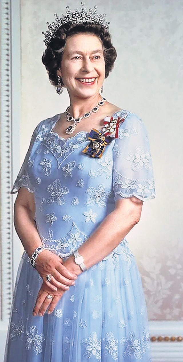 The Queen in a pastel powder blue embellished dress , emerald jewellery and her diamond Tiara (Photo: AFP, Facebook, Instagram and Twitter) The Queen in a pastel powder blue embellished dress , emerald jewellery and her diamond Tiara (Photo: AFP, Facebook, Instagram and Twitter)