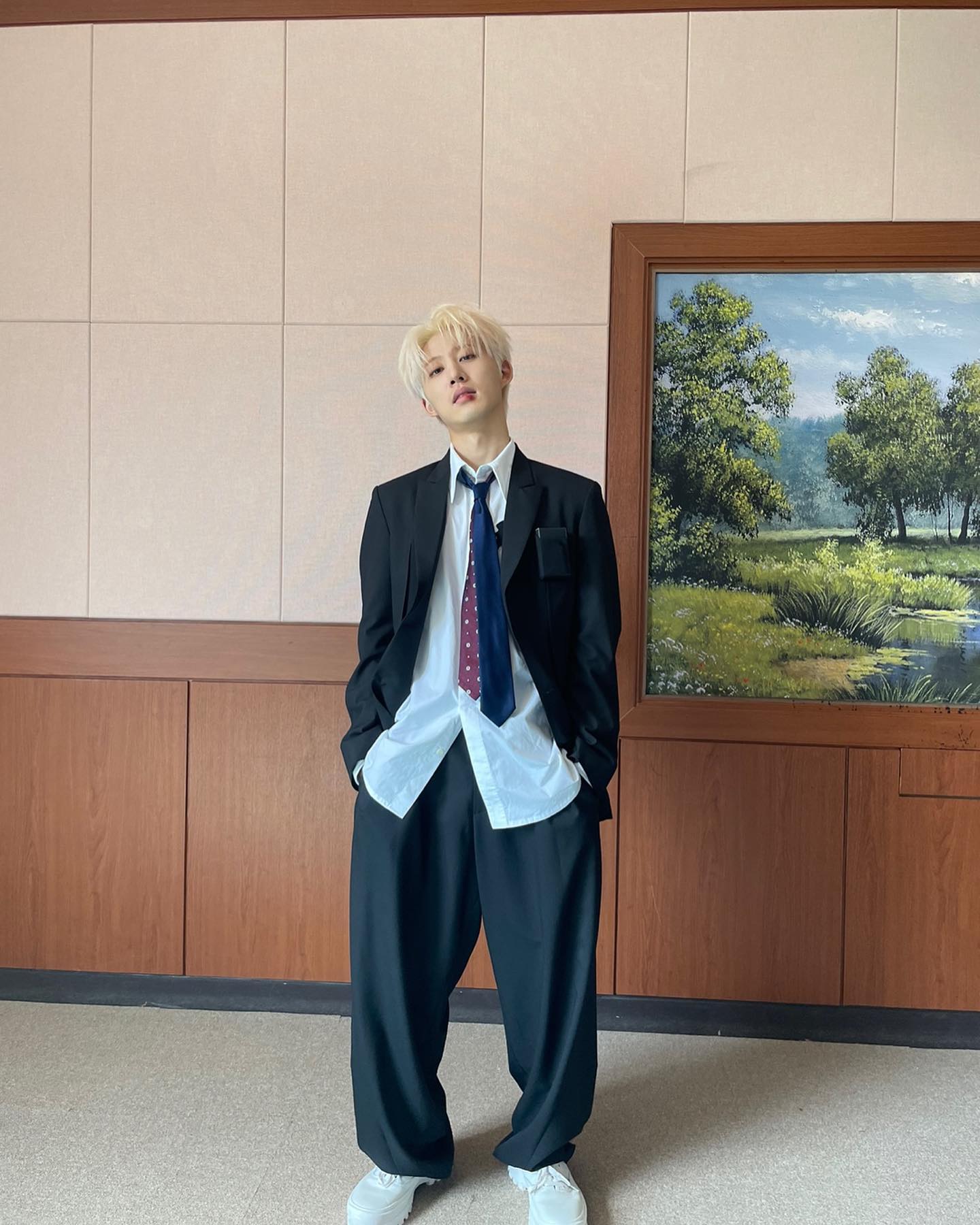 B.I. is a former member of the Love Scenario hitmaker group iKON. B.I. is a former member of the Love Scenario hitmaker group iKON.