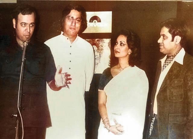 Jagjit Singh and Chitra at the release of Talat’s debut album, JagjIt Singh presents Talat Aziz Jagjit Singh and Chitra at the release of Talat’s debut album, JagjIt Singh presents Talat Aziz