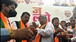 Shiv Sena leader and chief spokesperson Sanjay Raut said that their candidate Sanjay Pawar lost to Mahadik as six independents and small-party MLAs did not vote in the favour of the MVA (Anshuman Poyrekar/HT PHOTO) Shiv Sena leader and chief spokesperson Sanjay Raut said that their candidate Sanjay Pawar lost to Mahadik as six independents and small-party MLAs did not vote in the favour of the MVA (Anshuman Poyrekar/HT PHOTO)