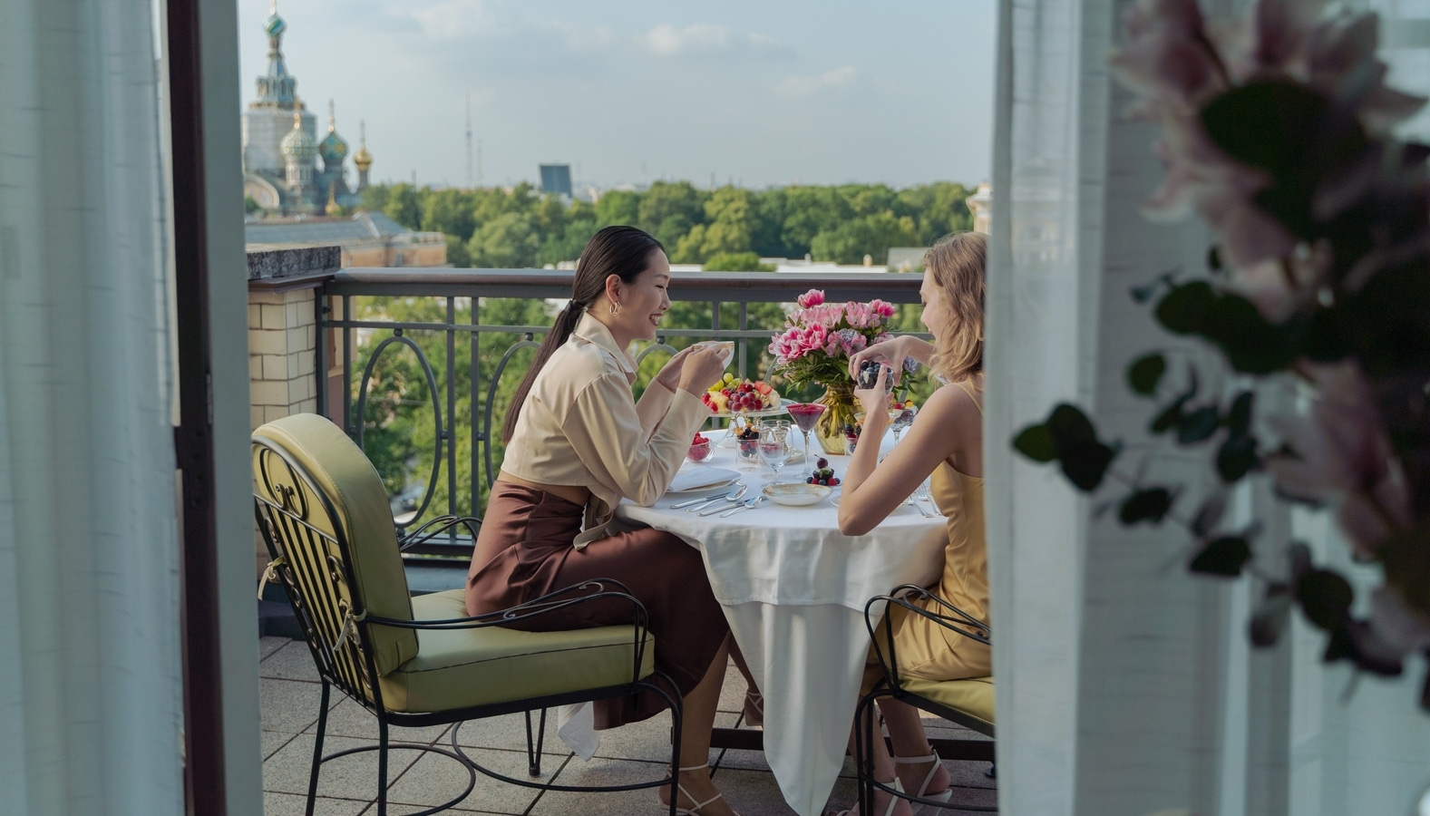 Home interior decor tips: Ideas to design a balcony garden for your house