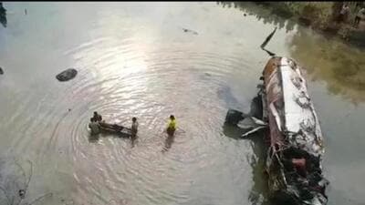 Four persons were charred to death and another person severely wounded after a diesel-laden fuel tanker plunged into a river and exploded in Nayagarh district of Odisha late Friday night, police said. (HT Photo) Four persons were charred to death and another person severely wounded after a diesel-laden fuel tanker plunged into a river and exploded in Nayagarh district of Odisha late Friday night, police said. (HT Photo)