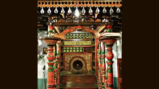 The original minbar or pulpit still stands within the mosque. The centuries-old teak platform bears intricately carved floral motifs covered in lacquer. (Photo courtesy Benny Kuriakose & Associates) The original minbar or pulpit still stands within the mosque. The centuries-old teak platform bears intricately carved floral motifs covered in lacquer. (Photo courtesy Benny Kuriakose & Associates)