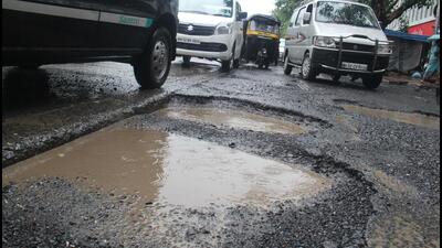 MLA Madan Lal Bagga inaugurated the road carpeting in Ludhiana’s Ward No 89. (HT File (Representative image))