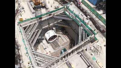 First Tunnel Boring Machine being lowered in Kanpur on Sunday. (ht photo) First Tunnel Boring Machine being lowered in Kanpur on Sunday. (ht photo)