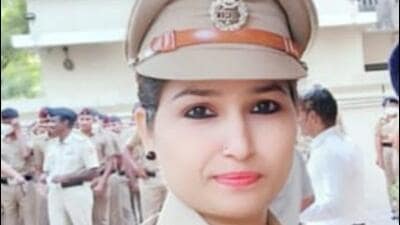 According to police sub-inspector (PSI) Sheetal Shinde, the officer overseeing the case, the girl had flown to Dubai in April on a three-month tourist visa after her neighbours in Vasai offered her a job as a governess and maid for their Dubai house on a year’s contract (HT File) According to police sub-inspector (PSI) Sheetal Shinde, the officer overseeing the case, the girl had flown to Dubai in April on a three-month tourist visa after her neighbours in Vasai offered her a job as a governess and maid for their Dubai house on a year’s contract (HT File)