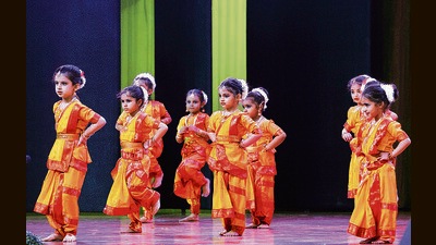 Students performing on the final day of the Bharatanatyam workshop at Sacred Heart Senior Secondary School in Sector 26, Chandigarh. (Ravi Kumar/HT) Students performing on the final day of the Bharatanatyam workshop at Sacred Heart Senior Secondary School in Sector 26, Chandigarh. (Ravi Kumar/HT)