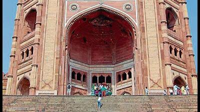Buland Darwaza at Fatehpur Sikri. (HT PHOTO) Buland Darwaza at Fatehpur Sikri. (HT PHOTO)