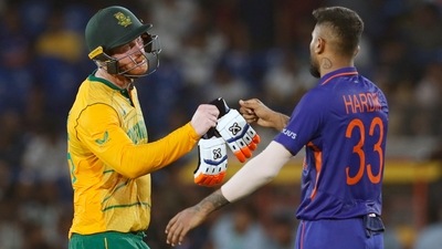 Heinrich Klaasen and Hardik Pandya during the 2nd T20I match between India and South Africa (ANI) Heinrich Klaasen and Hardik Pandya during the 2nd T20I match between India and South Africa (ANI)