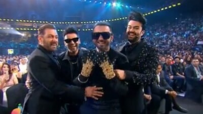 Salman Khan, Honey Singh, Guru Randhawa and Maniesh Paul at IIFA 2022. Salman Khan, Honey Singh, Guru Randhawa and Maniesh Paul at IIFA 2022.