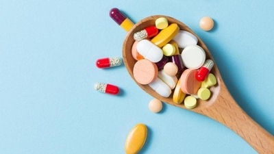 3. Take your multivitamins - Supplementing the body with essential nutrients at this point can be a critical factor. Omega-3 fatty acids can be used for period pains, providing the body with raw materials required to produce good prostaglandins. So, getting a fish oil capsule (with a good ratio of EPA and DHA) is advisable. Taking multivitamins and minerals containing vitamins B, E and magnesium can also help. (Shutterstock) 3. Take your multivitamins - Supplementing the body with essential nutrients at this point can be a critical factor. Omega-3 fatty acids can be used for period pains, providing the body with raw materials required to produce good prostaglandins. So, getting a fish oil capsule (with a good ratio of EPA and DHA) is advisable. Taking multivitamins and minerals containing vitamins B, E and magnesium can also help. (Shutterstock)