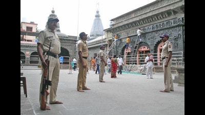 Workers are seen cleaning and prepping the temple premises. Security personnel are also stationed ahead of PM Mod’s visit to Dehu on June 14. (HT PHOTO) Workers are seen cleaning and prepping the temple premises. Security personnel are also stationed ahead of PM Mod’s visit to Dehu on June 14. (HT PHOTO)