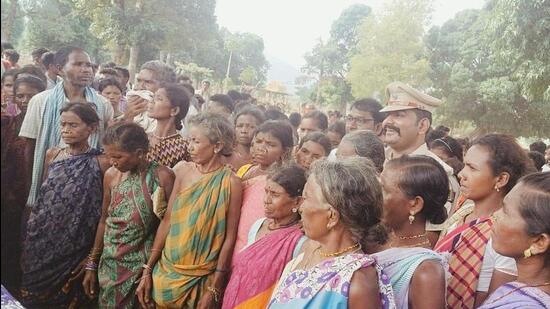 295 Maoist Sympathisers Militias Surrender In Odisha S Malkangiri