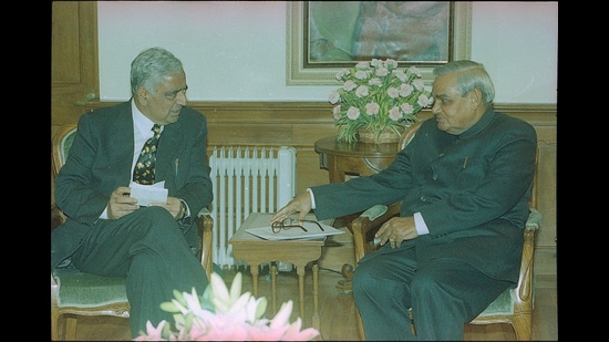 It was PM Vajpayee who initiated a dialogue with Insaniyat (humanity) and extended the offer of friendship to Pakistan from the soil of Kashmir. That became a turning point in the history of J&K (ARVIND YADAV/HT PHOTO)