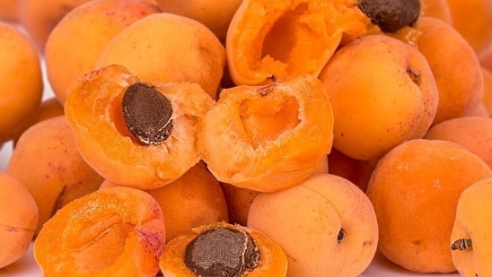 Apricot is an excellent source of β-carotene, the main carotenoid that is a precursor of vitamin A and confers orange colour to the fruits.(Pixabay)