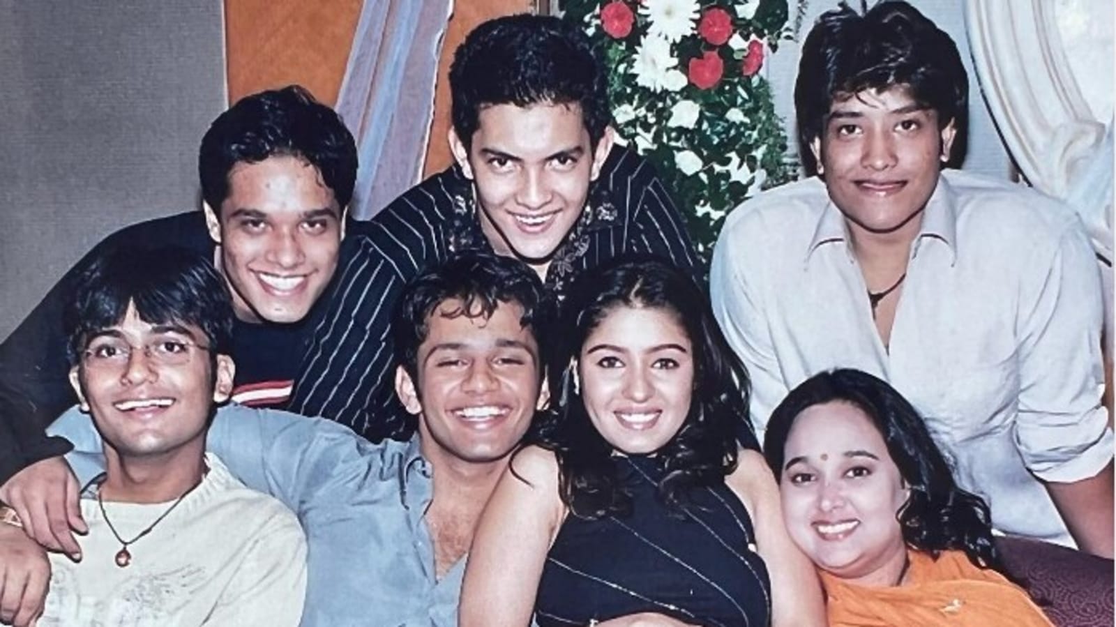 Sunidhi Chauhan poses with Rahul Vaidya, Aditya Narayan, in pics from her 2004 birthday; fans call them ‘priceless’