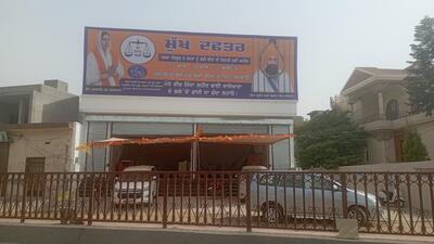 This time, only the photographs of party nominee Kamaldeep Kaur and her foster brother Balwant Singh Rajoana find a place on campaign posters for the Sangrur LS bypoll.