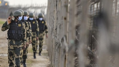 Infiltration bid across India-Pakistan thwarted, says BSF (Representational Image/PTI Photo) Infiltration bid across India-Pakistan thwarted, says BSF (Representational Image/PTI Photo)