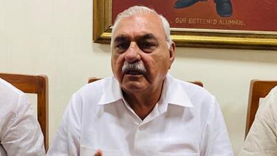 Former chief minister and leader of opposition in Haryana assembly Bhupinder Singh Hooda addressing a press conference at in Rohtak on Monday. (Manoj Dhaka/Hindustan Times)