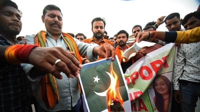Shri Ram Sena supporters stage a protest in support of suspended BJP leader Nupur Sharma, in Patna on Saturday. (Pappi Sharma/ANI Photo) Shri Ram Sena supporters stage a protest in support of suspended BJP leader Nupur Sharma, in Patna on Saturday. (Pappi Sharma/ANI Photo)