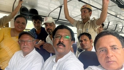 Congress leader Randeep Singh Surjewala and others being taken to Tughlaq Road Police station after being detained by Delhi Police during a protest in support of party leader Rahul Gandhi. (Randeep Singh Surjewala/Twitter)