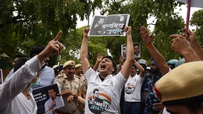 Massive protests erupted as Congress leader Rahul Gandhi began marching from AICC towards ED office in New Delhi (Sanchit Khanna/Hindustan Times)