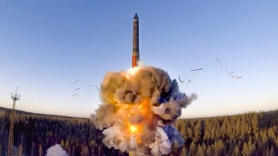 Post-Cold War drop in nukes could be over: Report (AP)