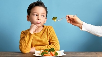 Introducing complementary food to babies: Nutritionist shares tips (Unsplash)