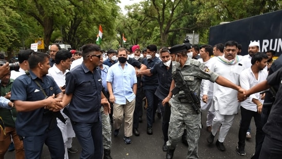 Congress leader Rahul Gandhi marching towards the ED office(Sanchit Khanna/Hindustan Times)