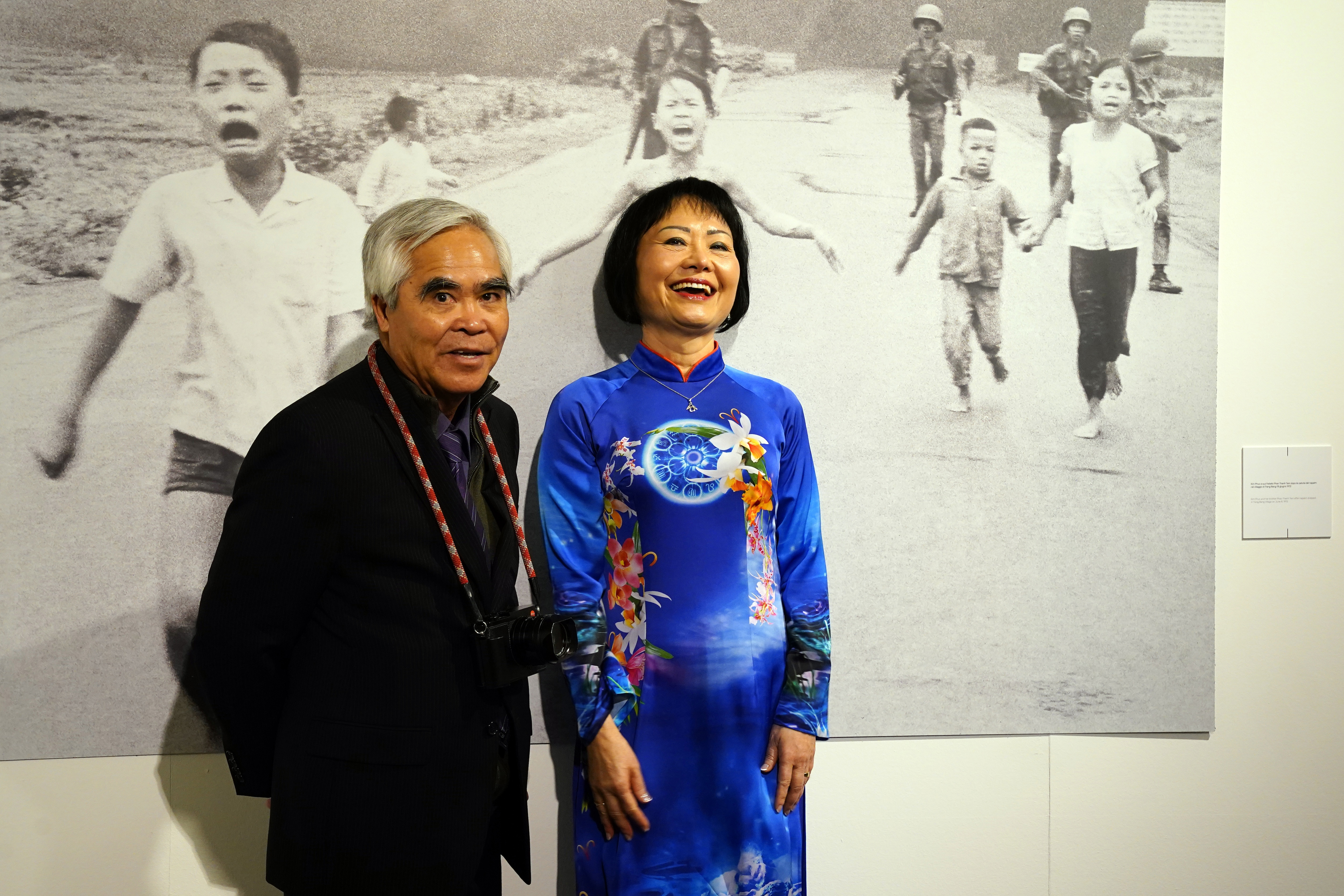 Nick Ut (L) and Kim Phuc attend the Press Preview of the Exhibition "From Hell to Hollywood" at Palazzo Lombardia on May 05, 2022 in Milan, Italy.&nbsp; (Pier Marco Tacca/Getty Images)