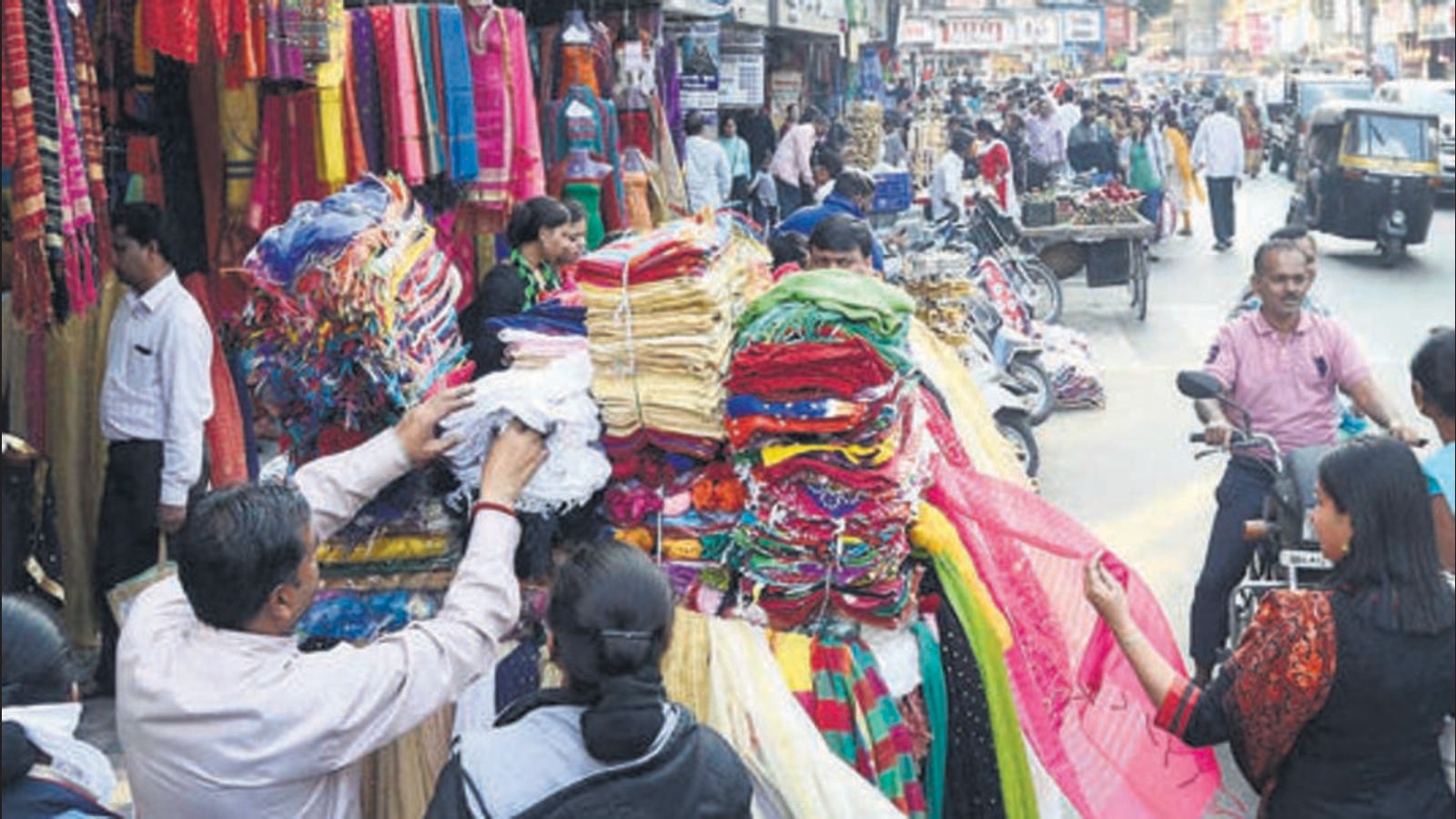 Residents Laud PCB Action Against Illegal Hawkers In Area - Hindustan Times