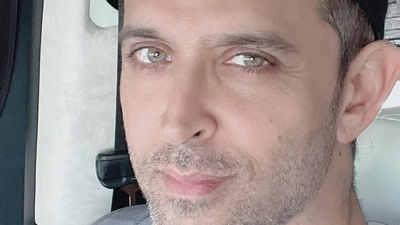 Hrithik Roshan shares new pic.