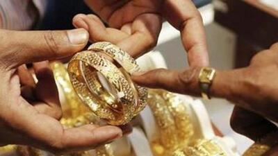After hailing a taxi, Qureshi realised that his bag’s lock was broken and the gold stolen. Qureshi then approached the Andheri GRP and registered a complaint (REUTERS) After hailing a taxi, Qureshi realised that his bag’s lock was broken and the gold stolen. Qureshi then approached the Andheri GRP and registered a complaint (REUTERS)