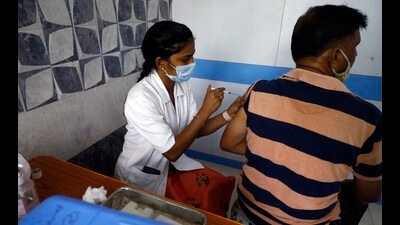 According to data furnished by the State health department, Pune district has the fifth highest beneficiaries who haven’t taken the second dose. (HT FILE PHOTO) According to data furnished by the State health department, Pune district has the fifth highest beneficiaries who haven’t taken the second dose. (HT FILE PHOTO)