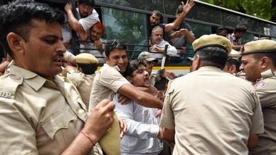 Various Congress workers detained by Delhi Police as they protest over the ED probe against party leader Rahul Gandhi in the National Herald case (Sanchit Khanna/Hindustan Times) Various Congress workers detained by Delhi Police as they protest over the ED probe against party leader Rahul Gandhi in the National Herald case (Sanchit Khanna/Hindustan Times)