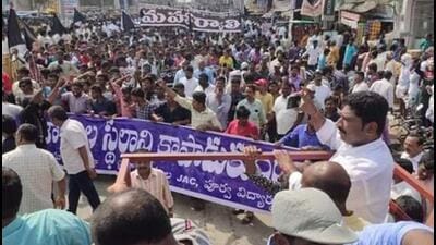 Farmers had given away their fertile lands for the construction of the Andhra capital at Amaravati. (HT Photo)