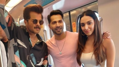 Anil Kapoor, Varun Dhawan, and Kiara Advani inside Mumbai Metro for the promotion of JugJugg Jeeyo. (Pic: Varinder Chawla). Anil Kapoor, Varun Dhawan, and Kiara Advani inside Mumbai Metro for the promotion of JugJugg Jeeyo. (Pic: Varinder Chawla).