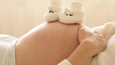 Decreased foetal movement: Foetal movements become common as the pregnancy progresses over 20-22 weeks and by the third-semester women should be able to feel foetal activity regularly. A sudden decrease in the foetal movement may be a red flag that there is a complication. In absence of at least 10 foetal movements during 2 hours, pregnant women should immediately call their specialist to make sure that they are not at a risk for stillbirth or the umbilical cord wrapping around the baby’s neck. (Pixabay) Decreased foetal movement: Foetal movements become common as the pregnancy progresses over 20-22 weeks and by the third-semester women should be able to feel foetal activity regularly. A sudden decrease in the foetal movement may be a red flag that there is a complication. In absence of at least 10 foetal movements during 2 hours, pregnant women should immediately call their specialist to make sure that they are not at a risk for stillbirth or the umbilical cord wrapping around the baby’s neck. (Pixabay)