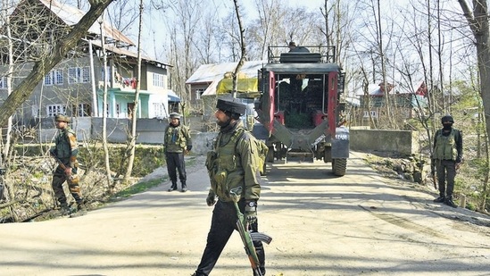 The encounter broke out in Kanjiular area of Jammu and Kashmir's Shopian late Tuesday night. (HT file photo) The encounter broke out in Kanjiular area of Jammu and Kashmir's Shopian late Tuesday night. (HT file photo)