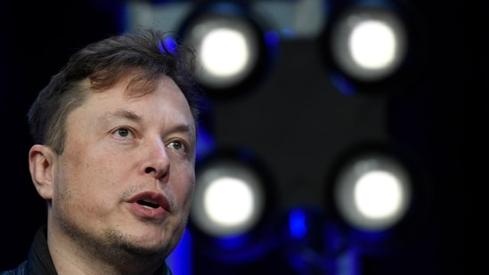 Elon Musk's interview video that Harsh Goenka posted on Twitter prompted people to post various comments.(AP)