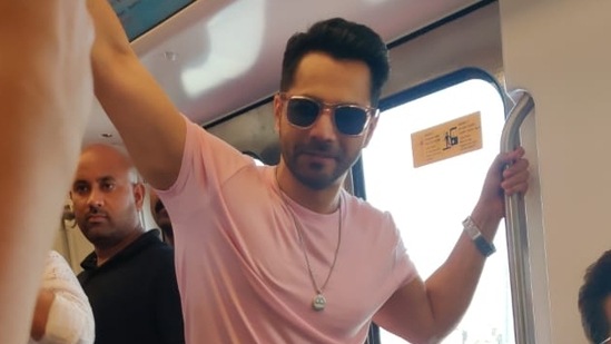 Varun Dhawan in the Mumbai Metro (Pic: Varinder Chawla).