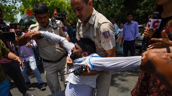 Security tightened, Congress workers being detained amid protests.(Amal KS/Hindustan Times)