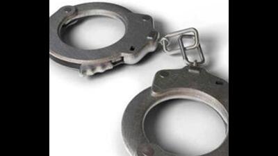 The arrested accused have been identified as Ashok Gupta, his brothers Sachin Gupta, Deepak Gupta and one of their relatives Ajay Gupta. Their 15 aides are yet to be identified.The scuffle took pace in New Madhopuri, Ludhiana. (HT FILE)